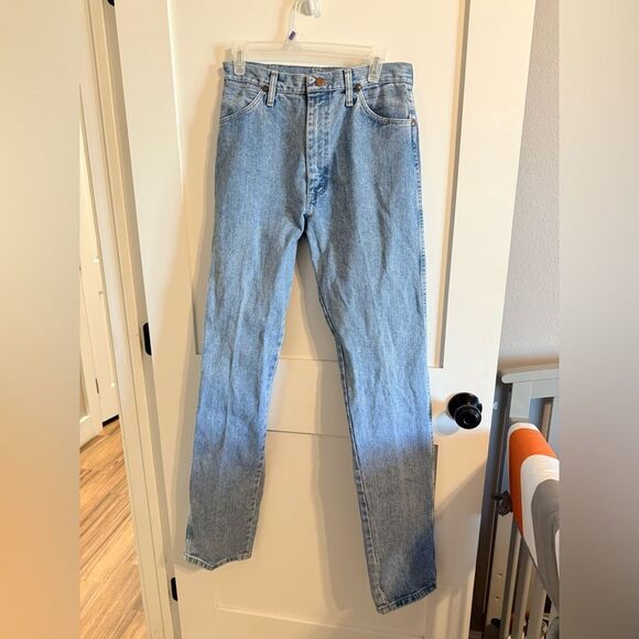 Wrangler Blue Straight-Leg Jeans with Classic Fading - Picture 1 of 7